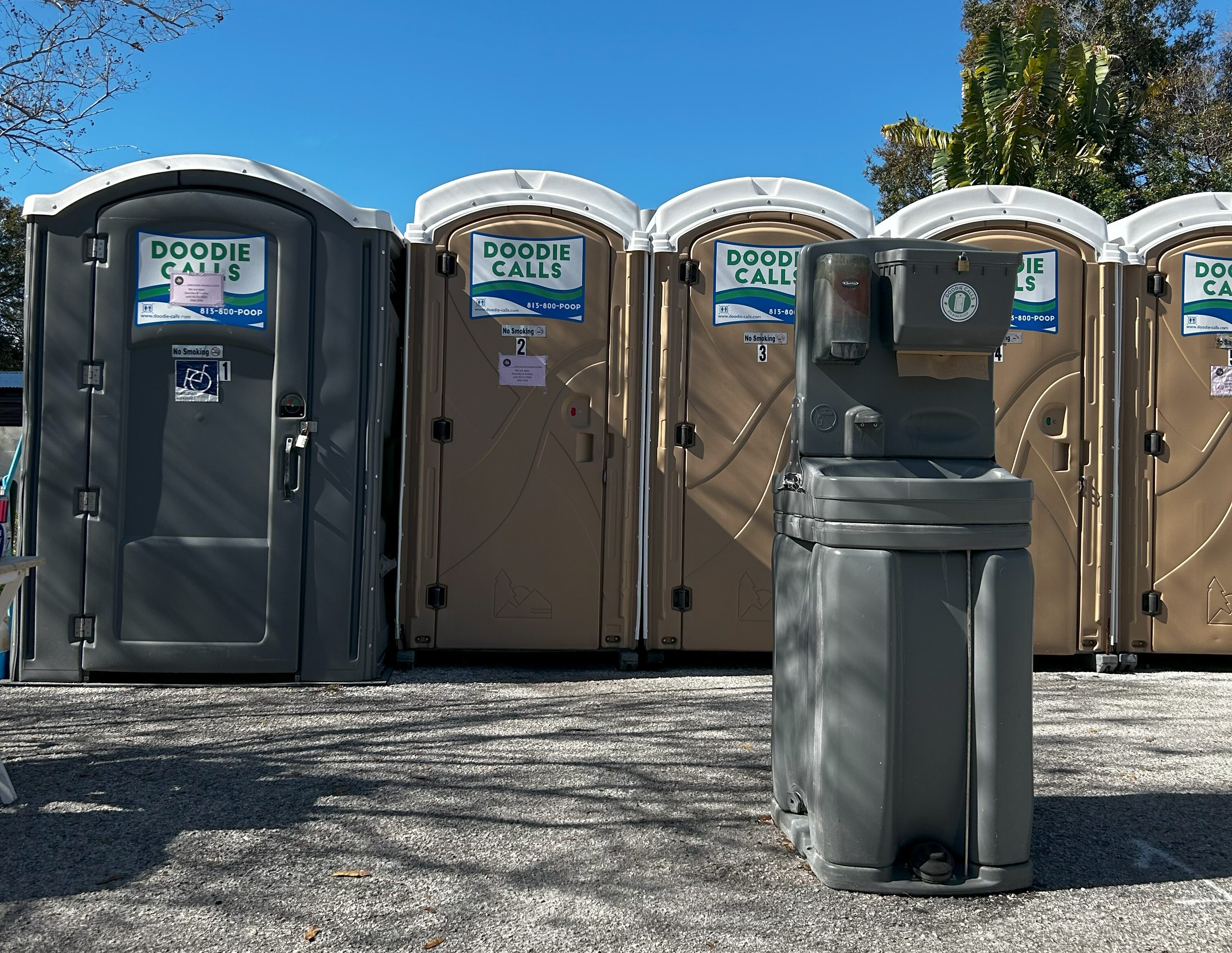 Affordable & Well-Ventilated Porta Potties Perfect for Your Construction Site