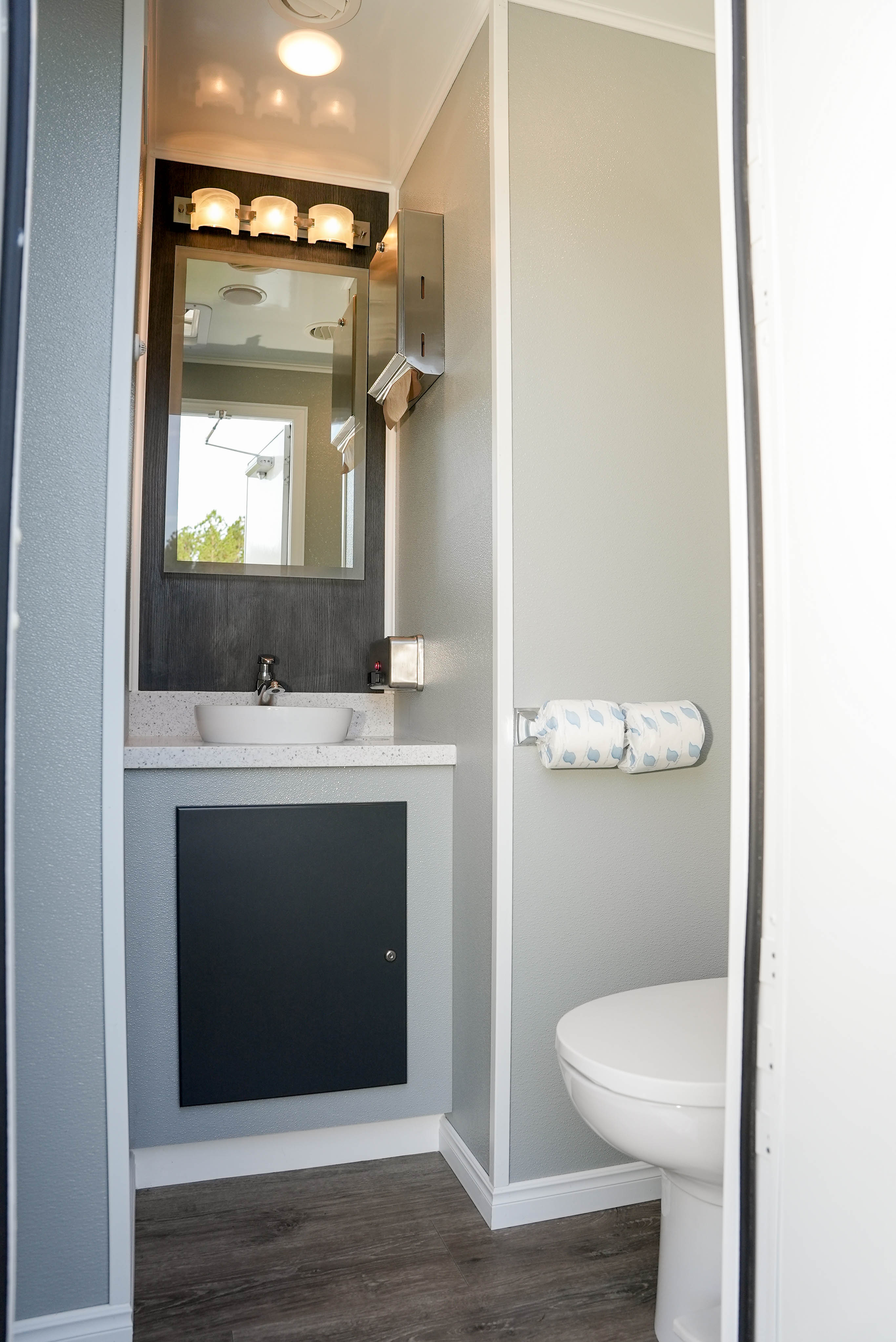 Wedding Bathroom Rentals 